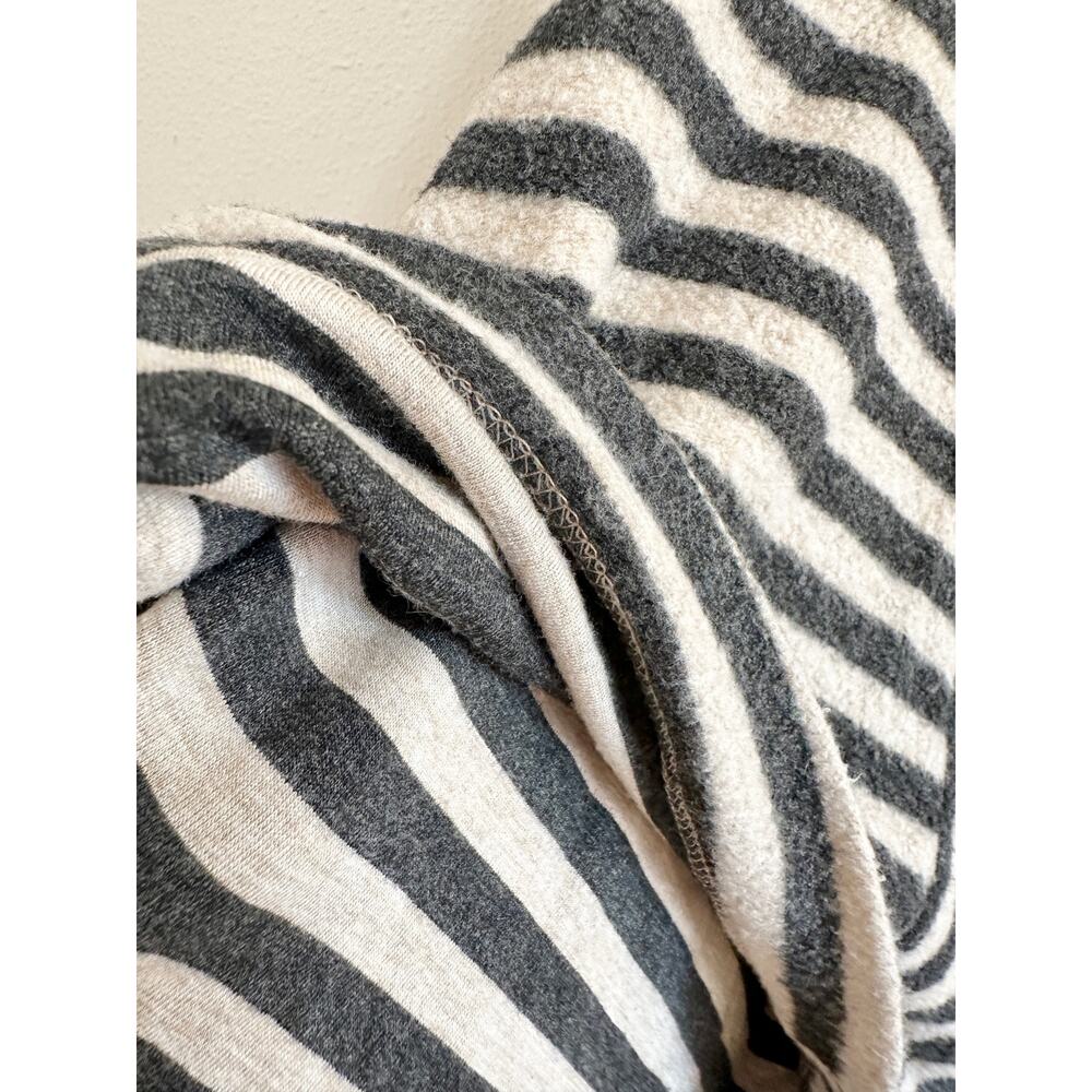 Capote Soft Striped Turtleneck Poncho size M/L - Picture 7 of 10